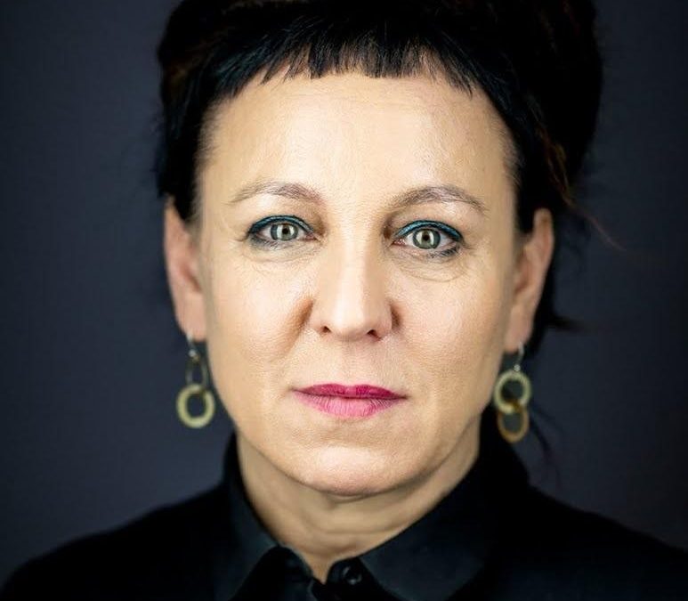 Olga Tokarczuk – metryka [wiek, wzrost, mąż i dzieci, pochodzenie, rodzina, życiorys]